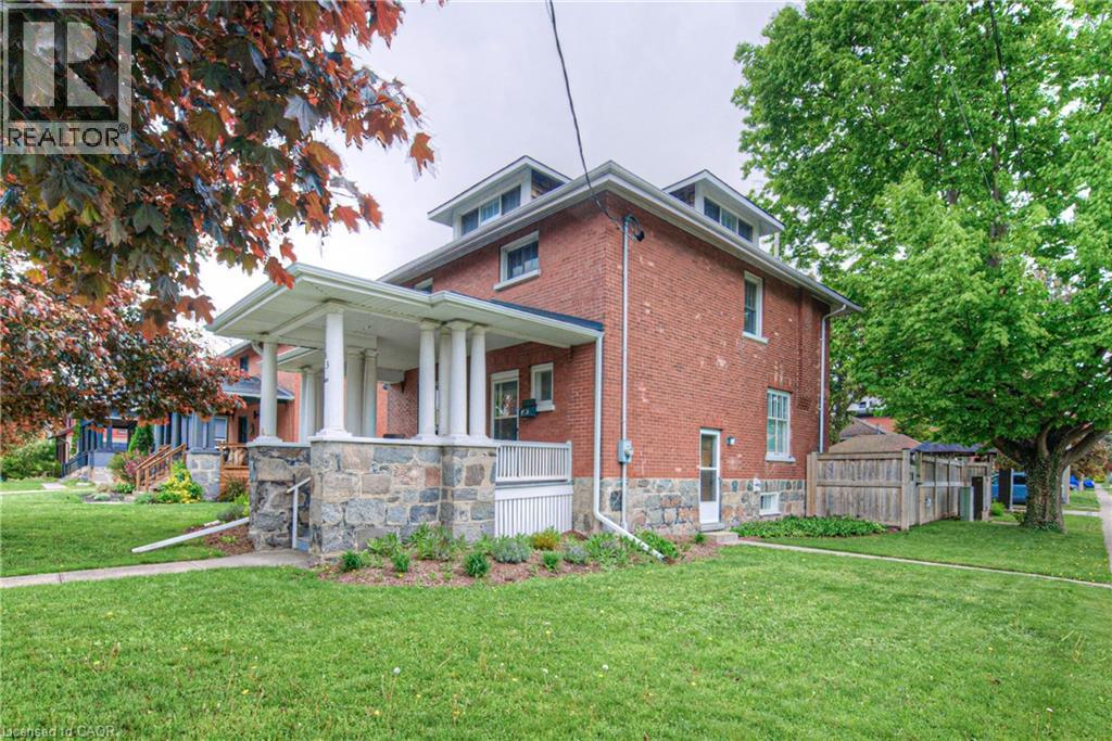 263 Main St, Cambridge, ON N1R 1X6