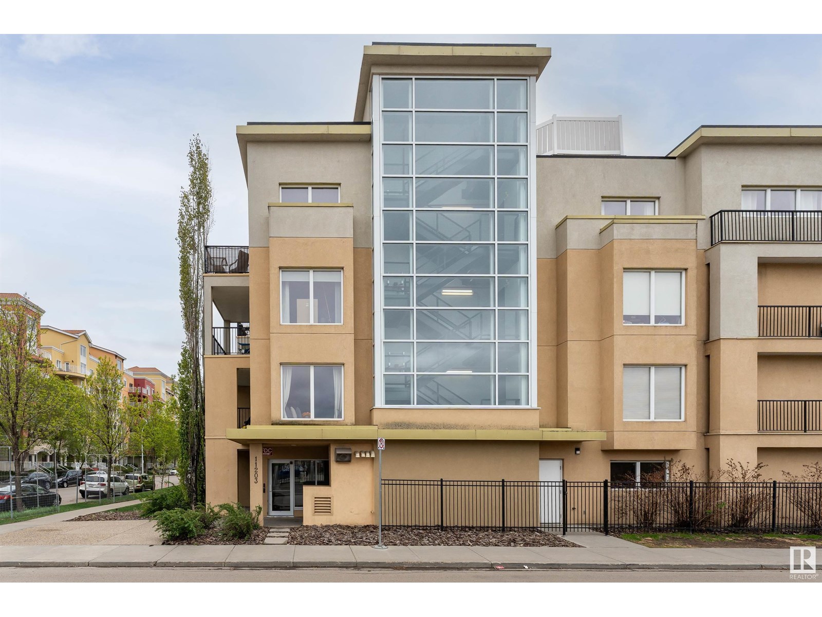 11203 103a Avenue Northwest #201, Edmonton, AB T5K 2E4