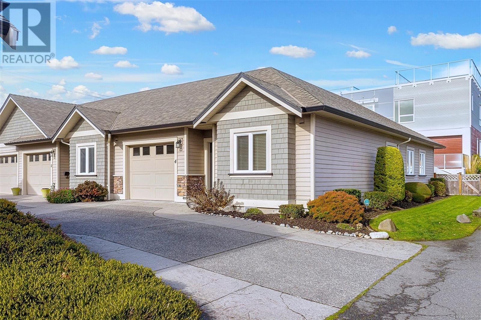9625 Fifth St Unit 4 St, Sidney, BC V8L 2W7