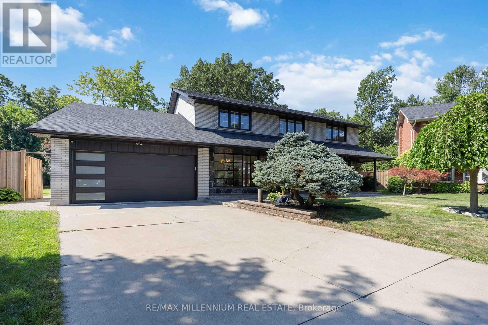 22 Richdale Ct, Toronto, ON M9B 5Y9