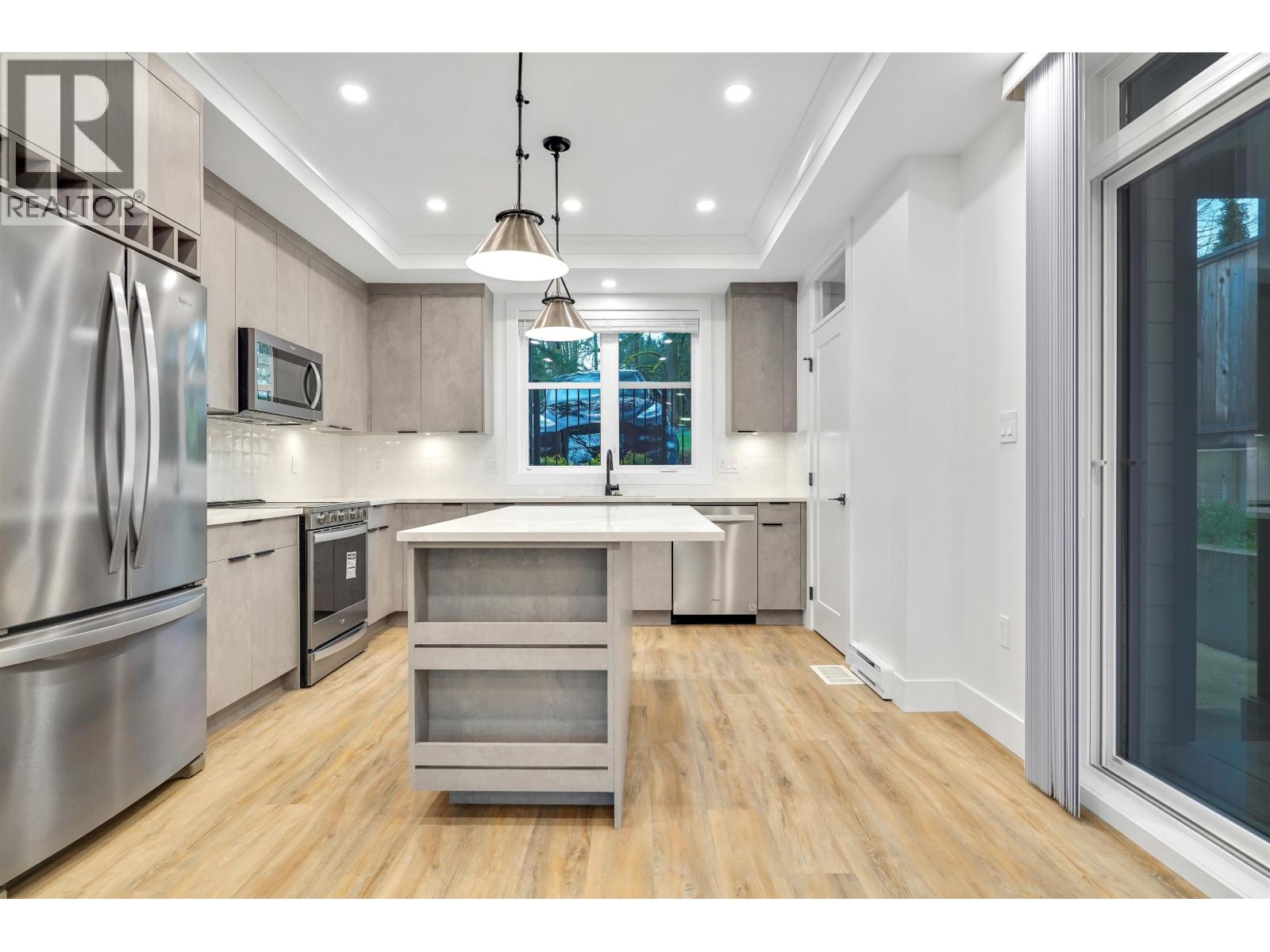 47 E Eighth Ave, New Westminster, BC V3L 4J4