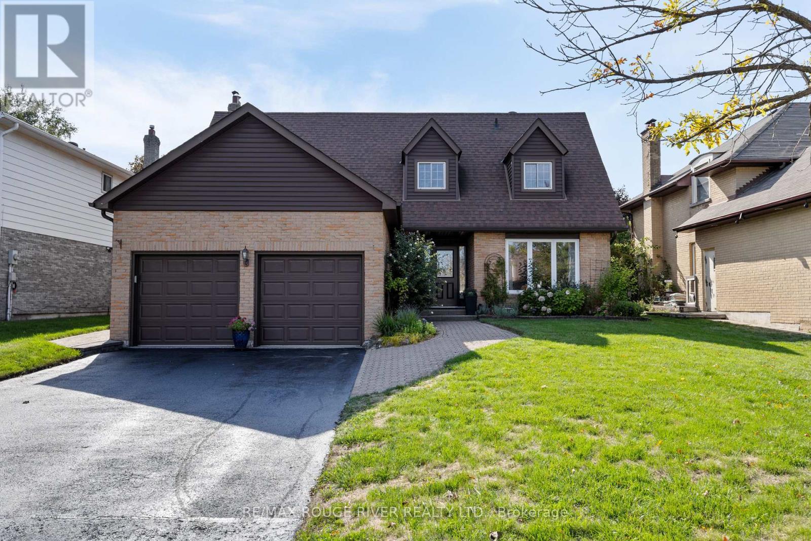 12 Woodlawn Ct, Whitby Blue Grass Meadows, ON L1N 6R4