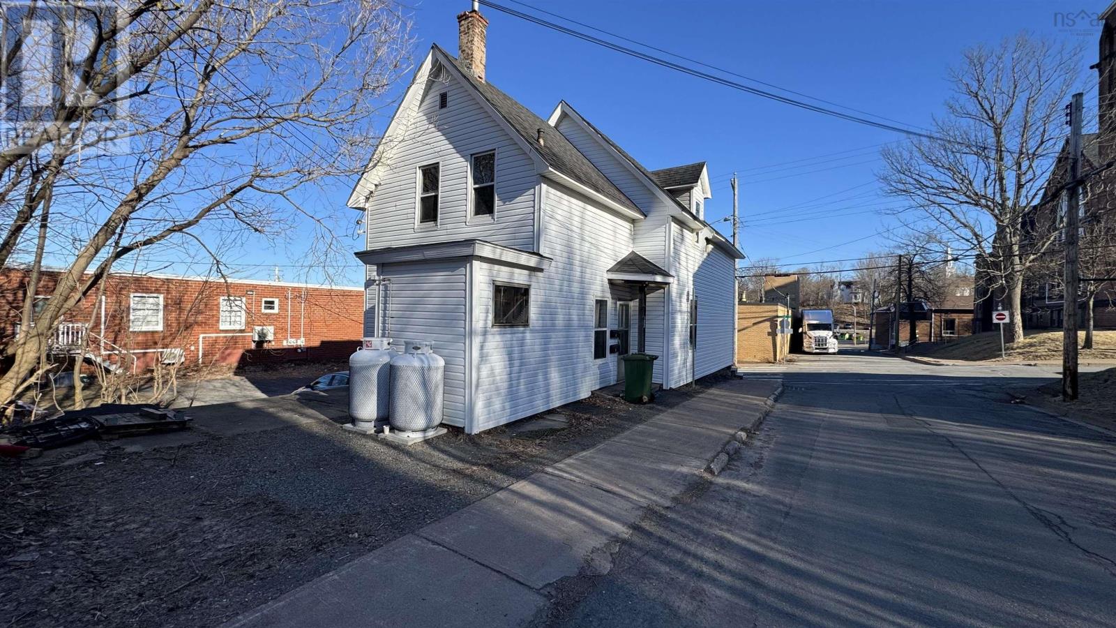 203 Maclean St, New Glasgow, NS B2H 4M7