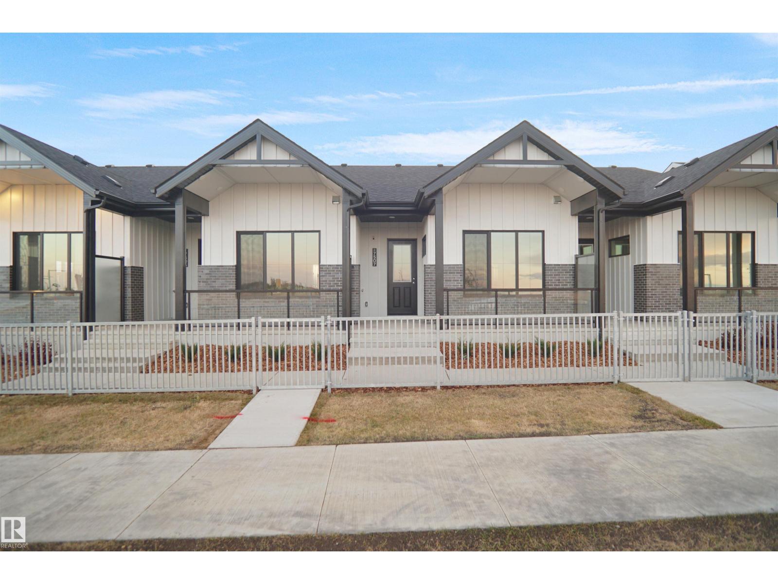7507 Observer Ln NW, Edmonton, AB T5G 2S5