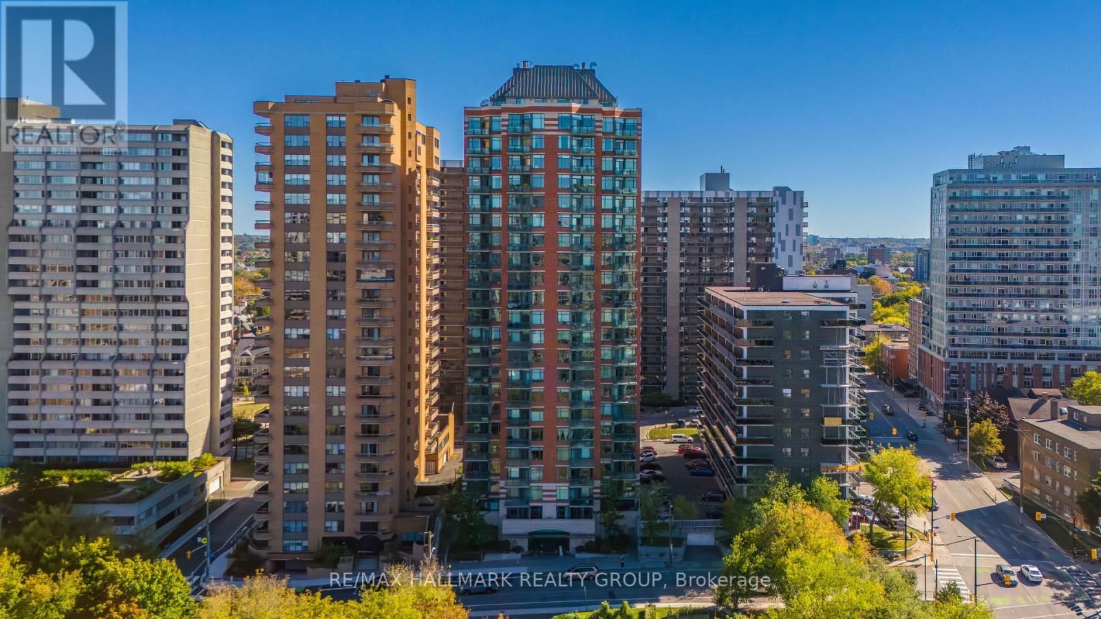 2202 570 Laurier Ave W, Ottawa, ON K1R 1C8