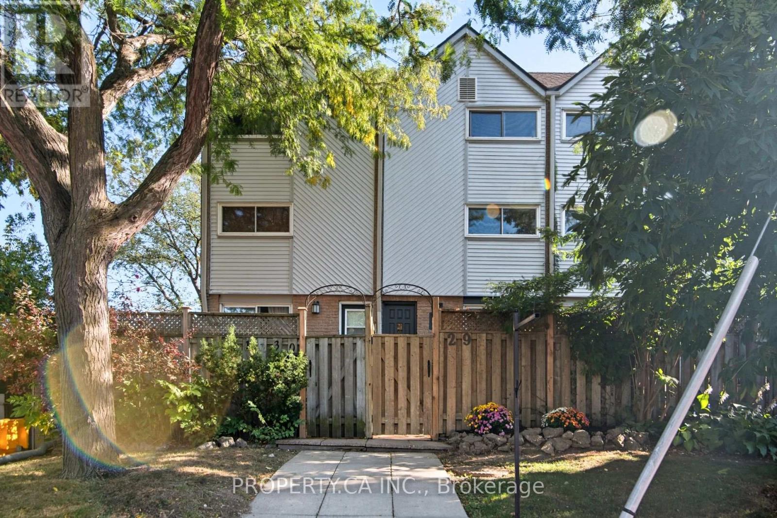 29 41 Battenberg Ave, Toronto, ON M4L 1J7