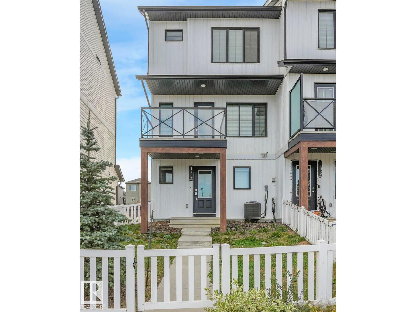 134 Secord Dr NW, Edmonton, AB T5T 7N9
