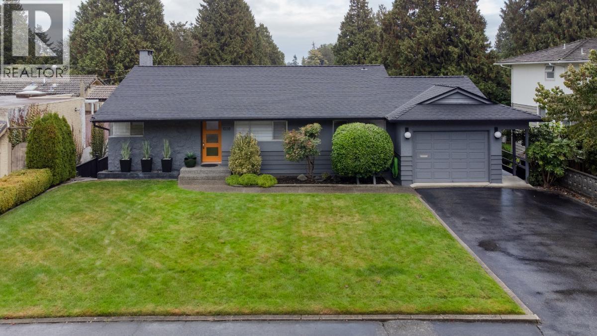 1038 Bayview Dr, Delta, BC V4M 2R7