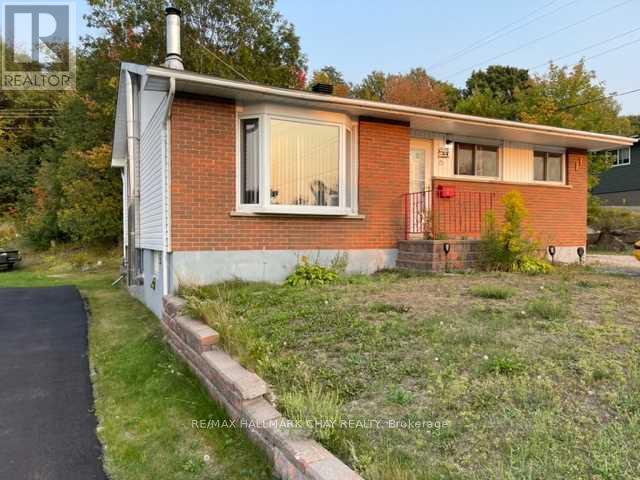 85 Mississauga Ave, Elliot Lake, ON P5A 1E1