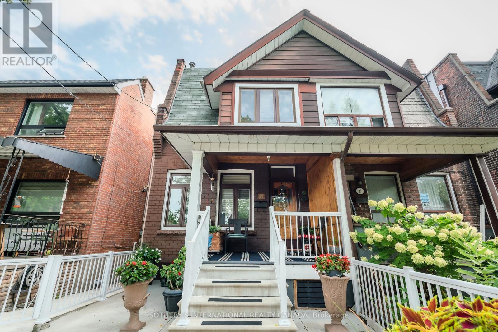 41 Margueretta St, Toronto, ON M6K 2P6