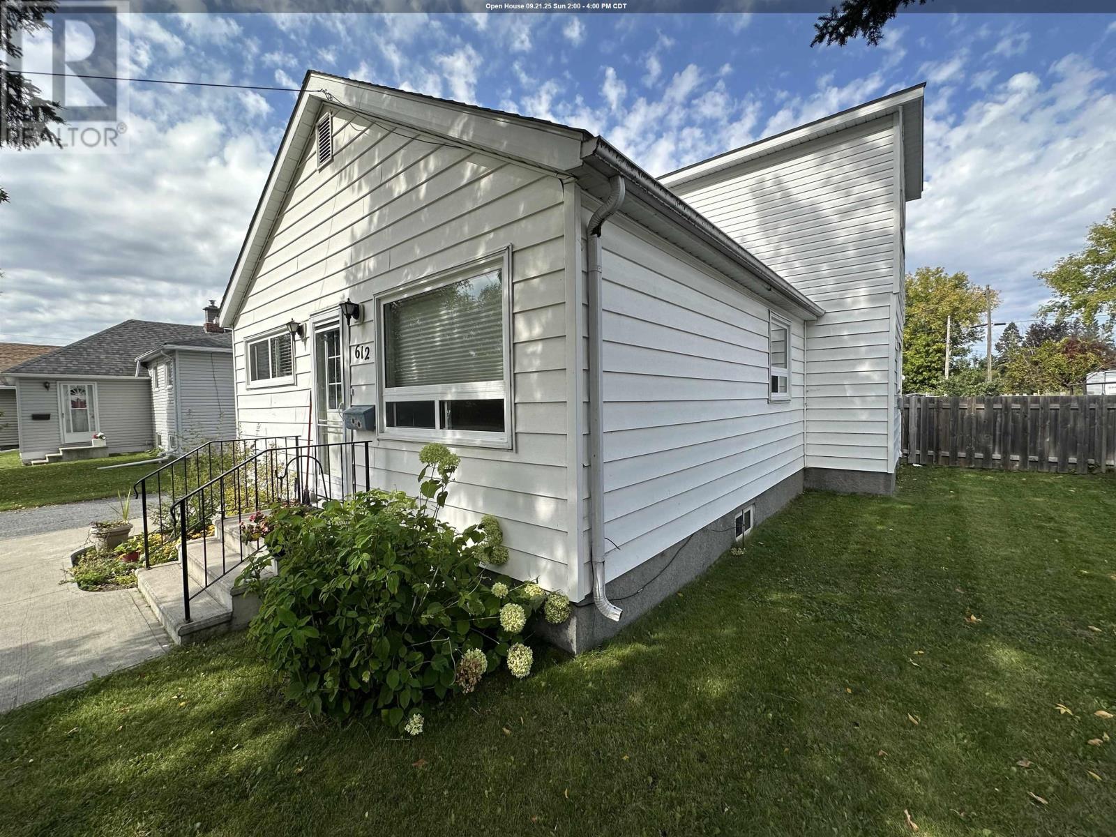 612 Third St E, Fort Frances, ON P9A 1R6