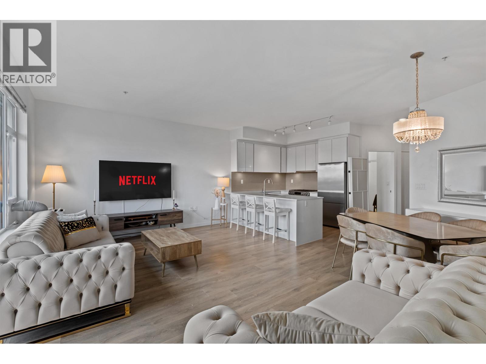 725 Marine Drive Unit 505, North Vancouver, BC V7M 0G2