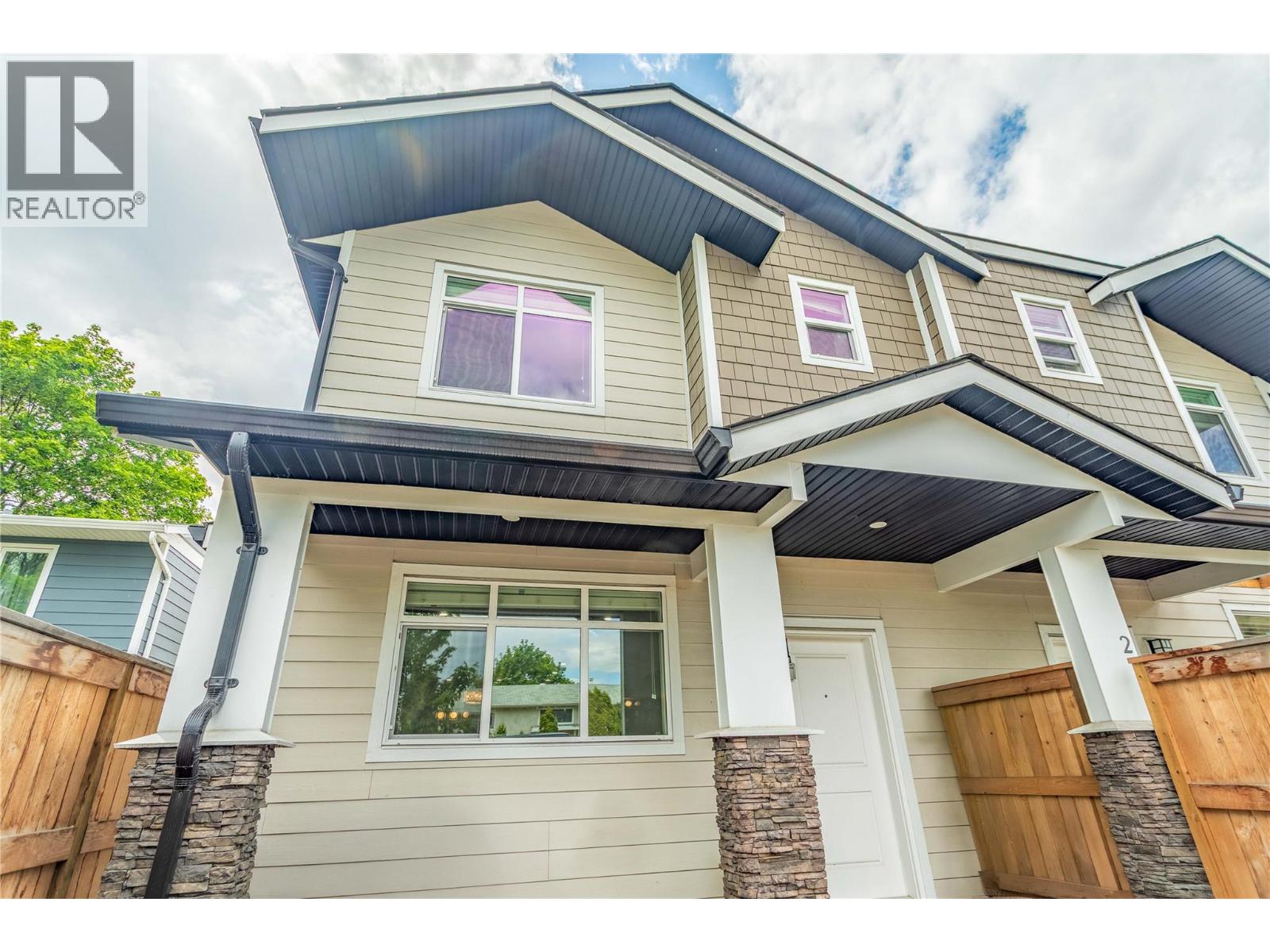 782 Coopland Crescent Unit 1, Kelowna, BC V1Y 2V1