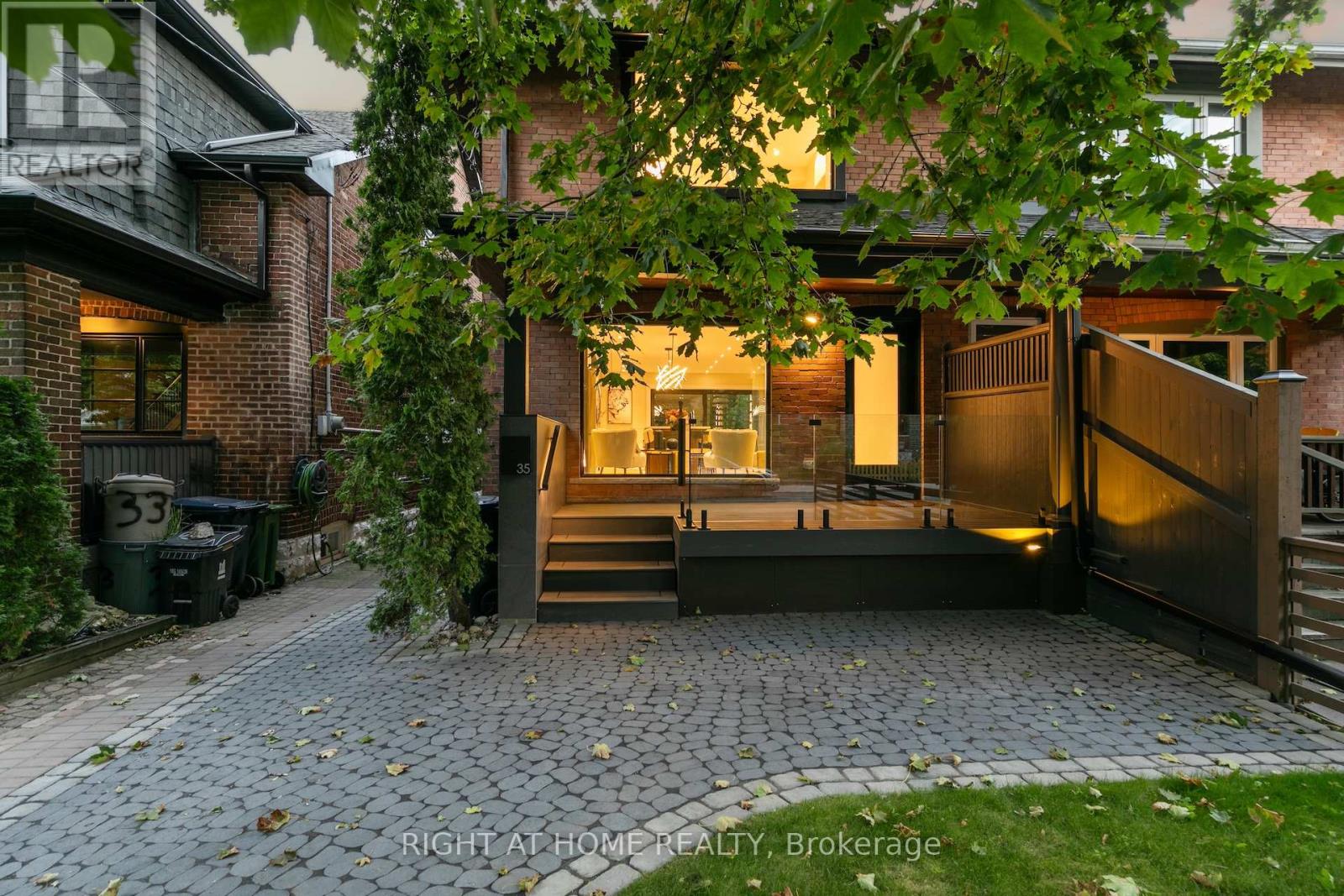 35 Woburn Ave, Toronto, ON M5M 1K5