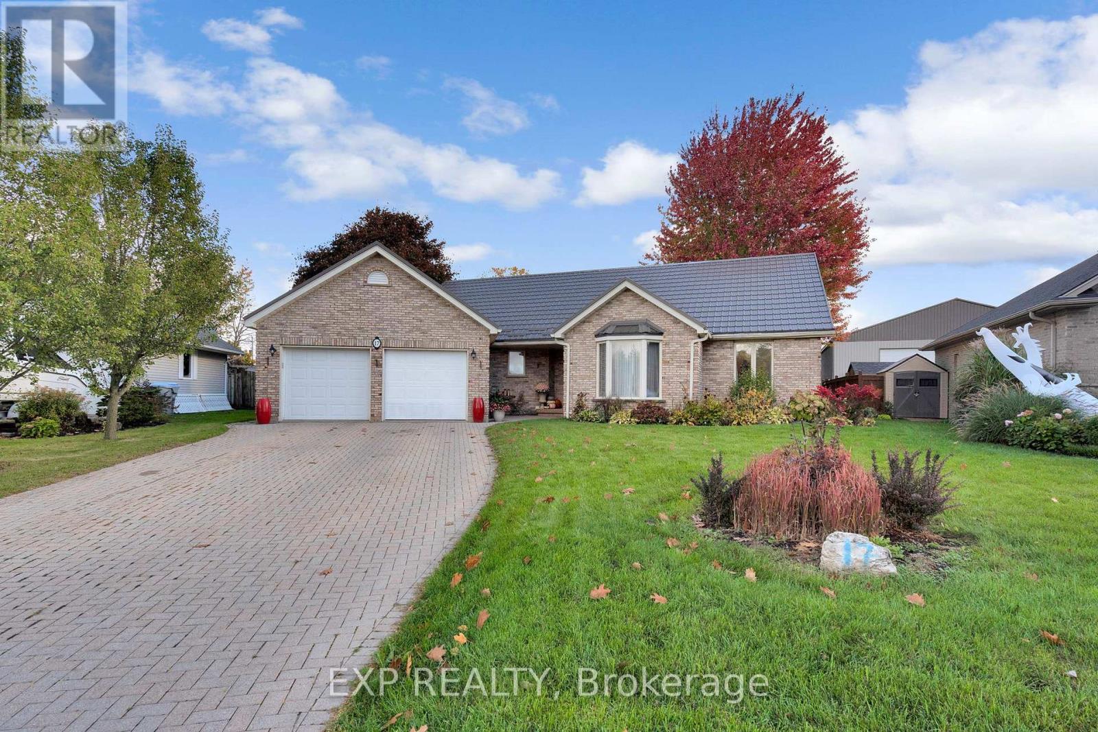 17 Abbey Ln, South Huron, ON N0M 1S1