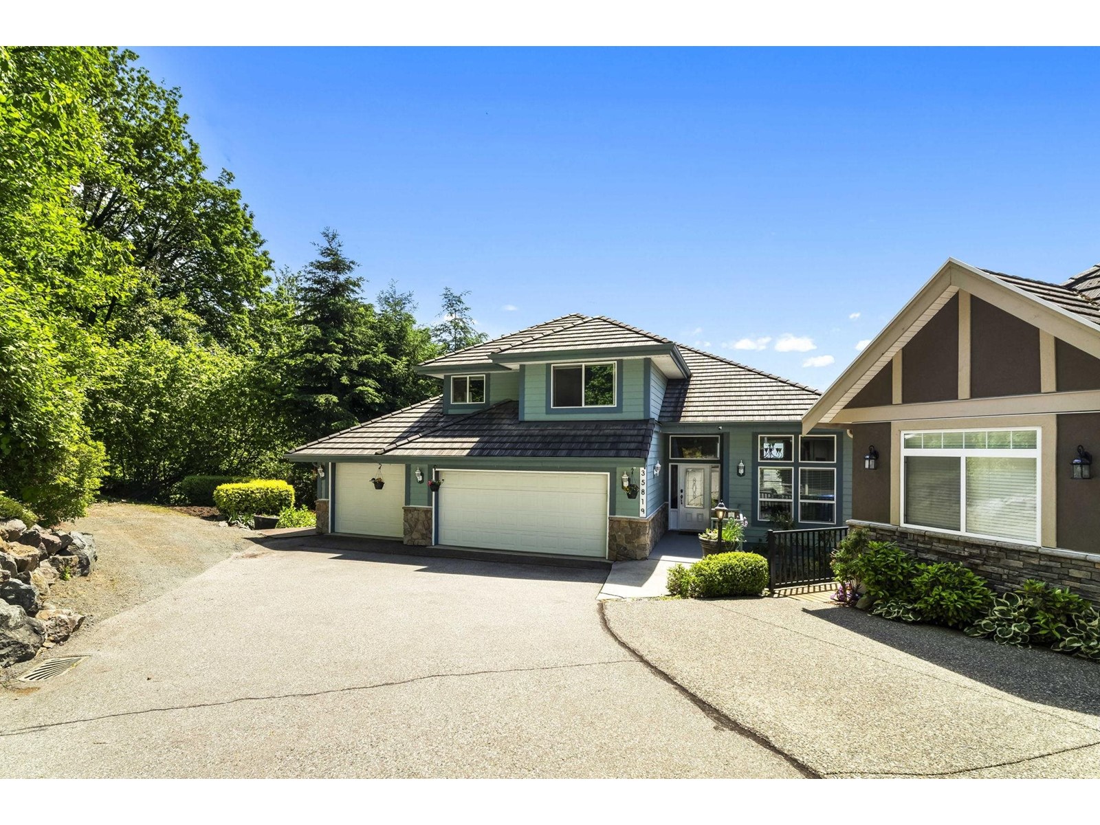 35819 Regal Pkwy, Abbotsford, BC V3G 2W2
