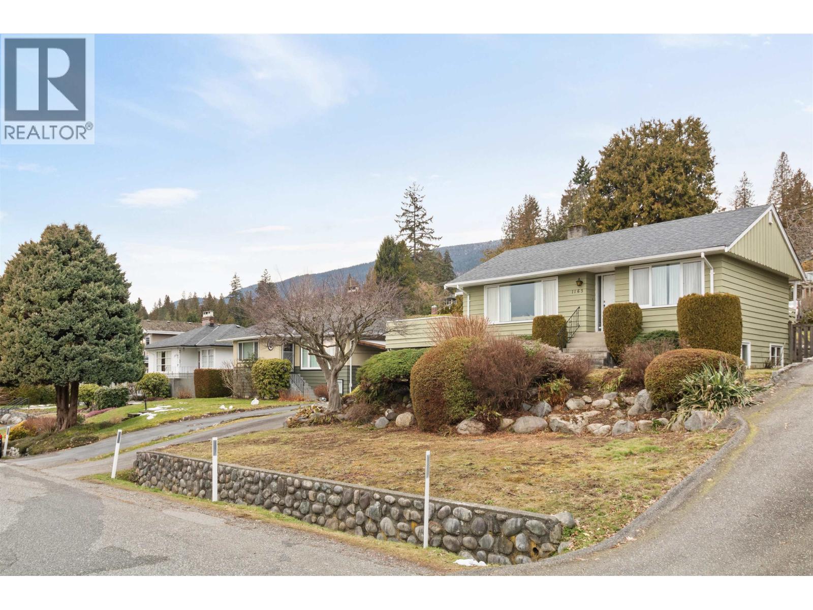 1165 Lawson Ave, West Vancouver, BC V7T 2E4