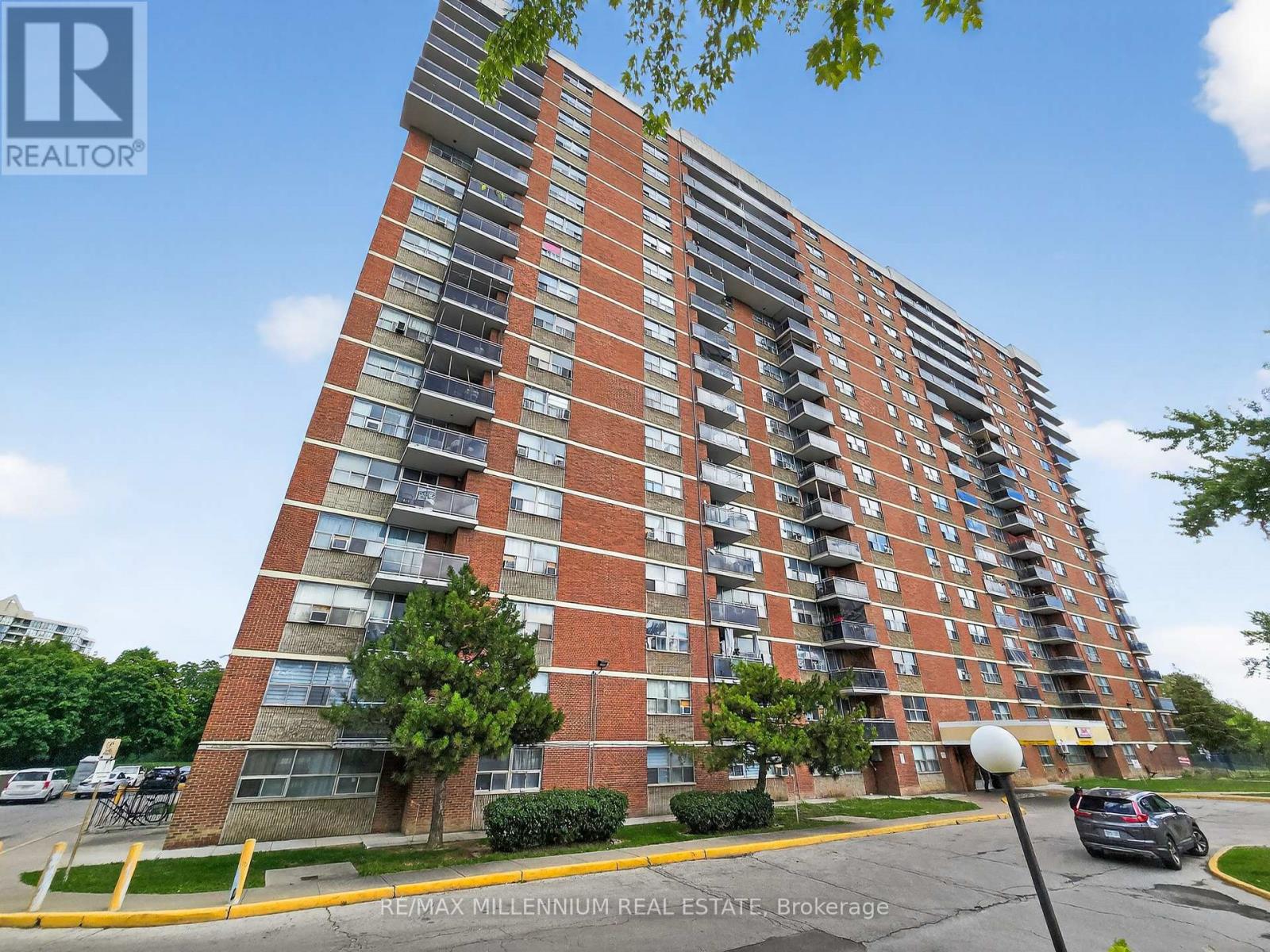 1811 2645 Kipling Ave, Toronto, ON M9V 3S6