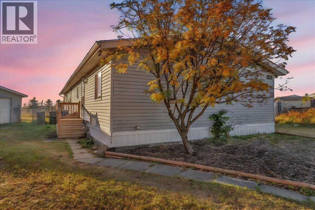 172 Meadowlark Ln, Carstairs, AB T0M 0N0