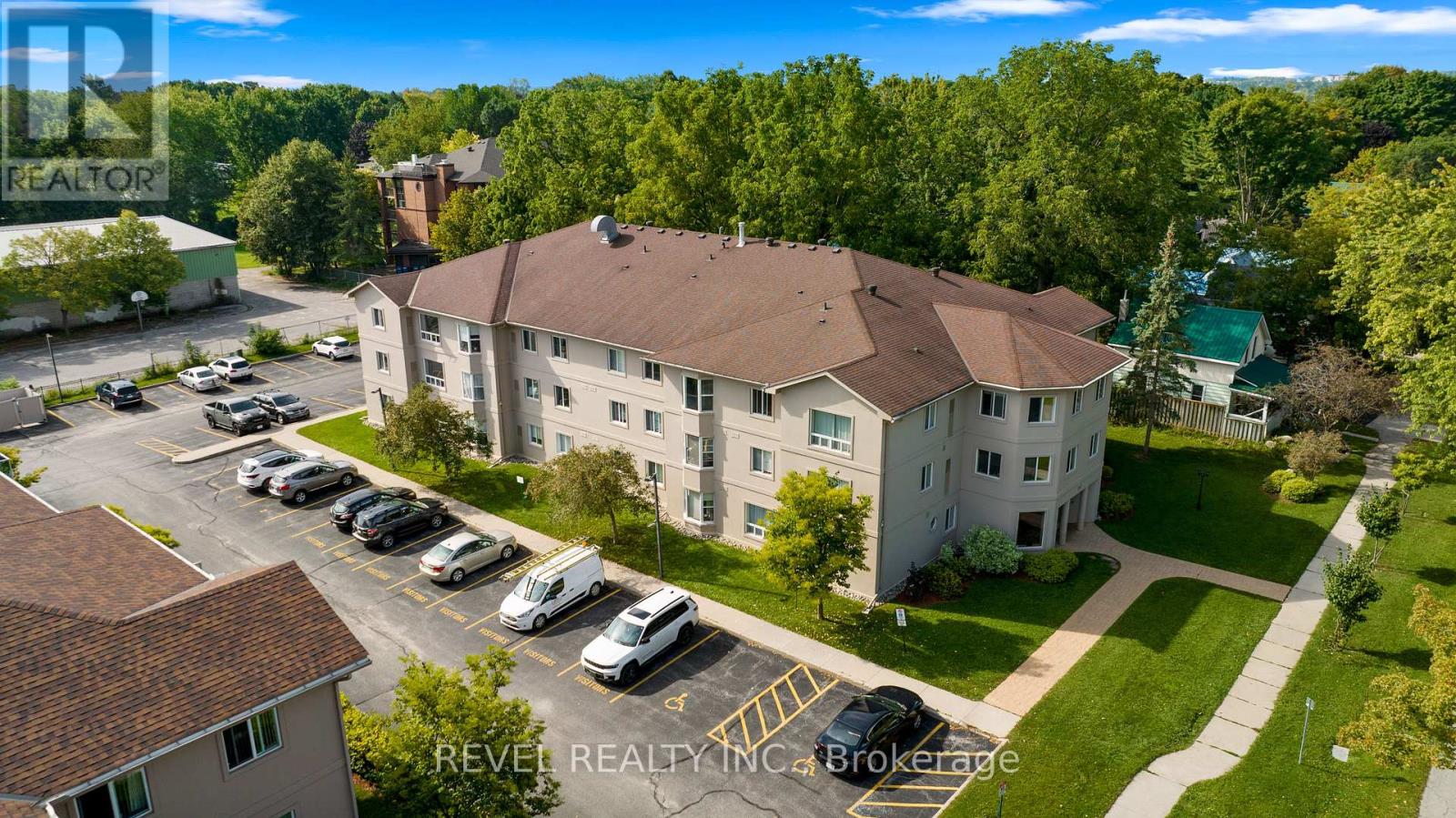 306 107 Bond St, Orillia, ON L3V 1J7