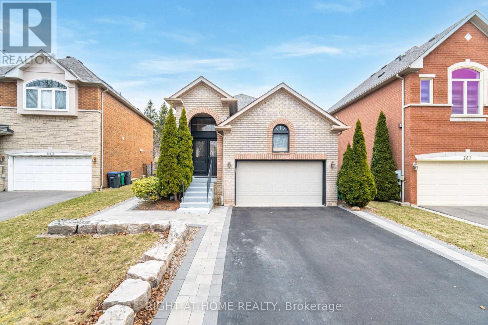 257 Anthony Ave, Mississauga Hurontario, ON L4Z 3V4