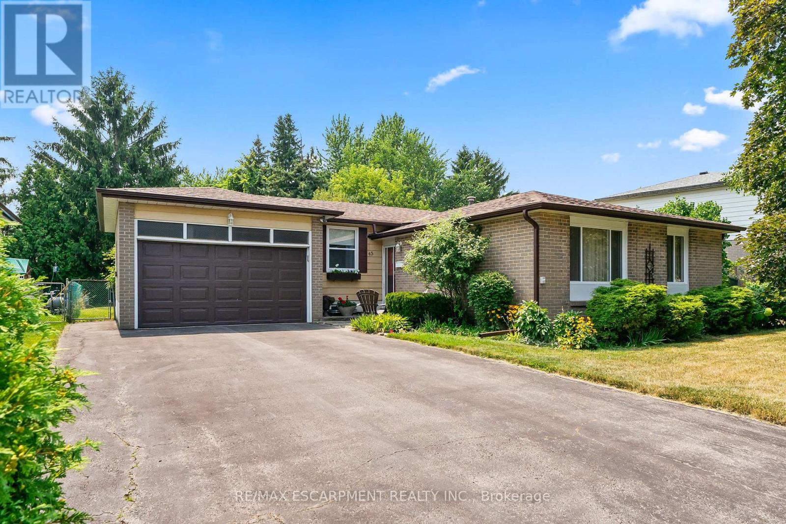 45 Dunblaine Cres, Brampton, ON L6T 3H1