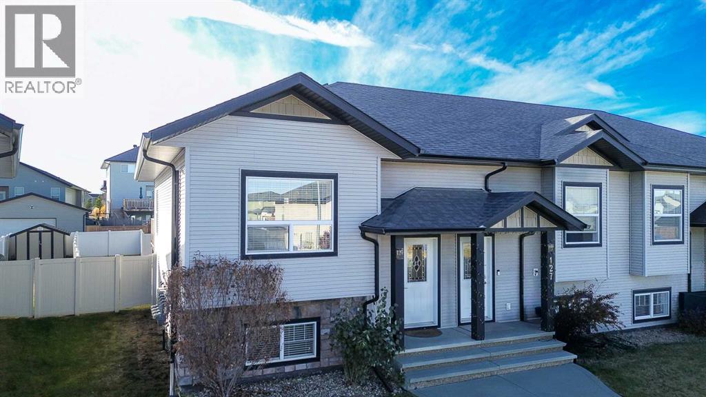 129 Henderson Cres, Penhold, AB T0M 1R0