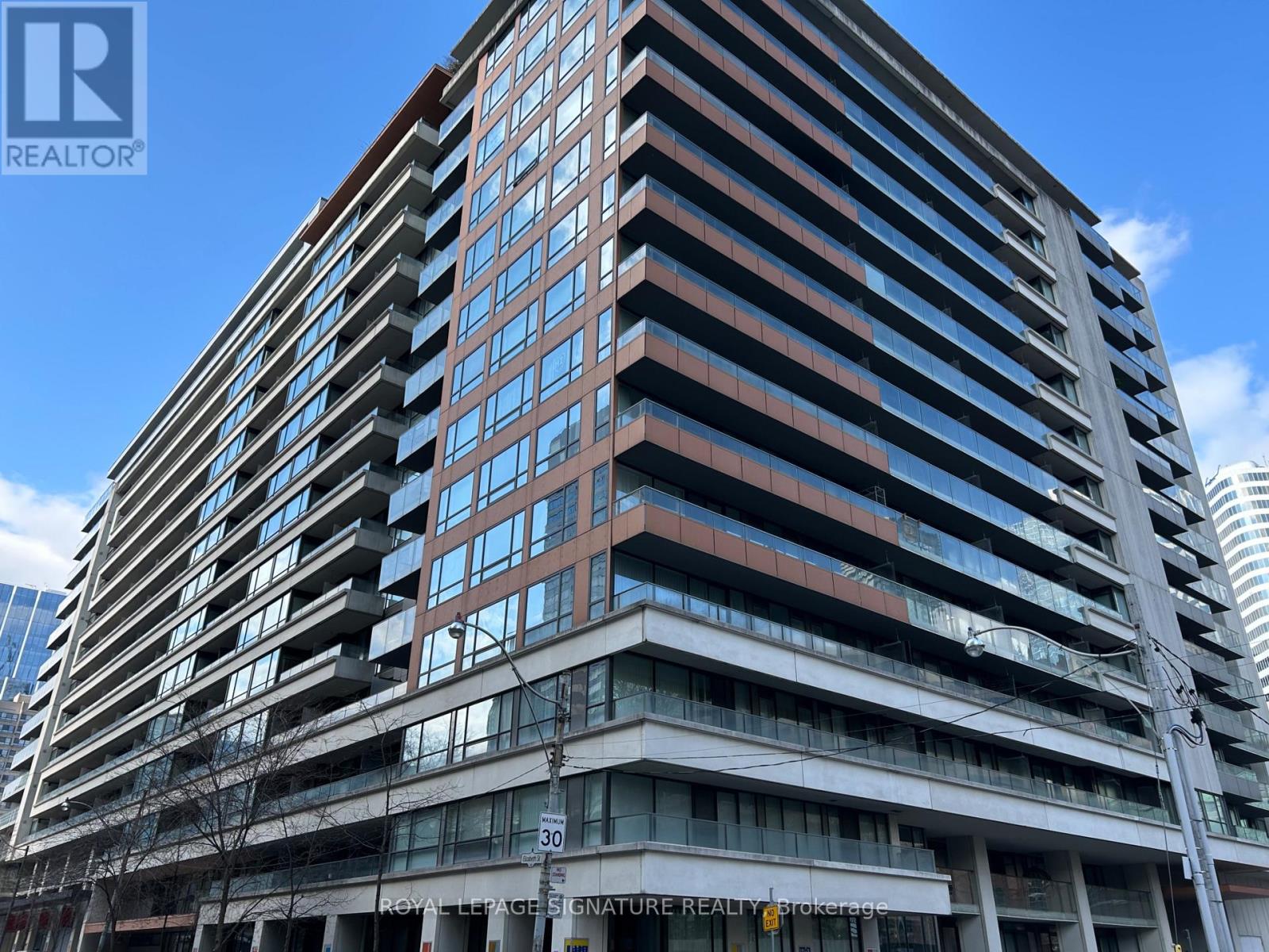 915 111 Elizabeth St, Toronto, ON M5G 1P7