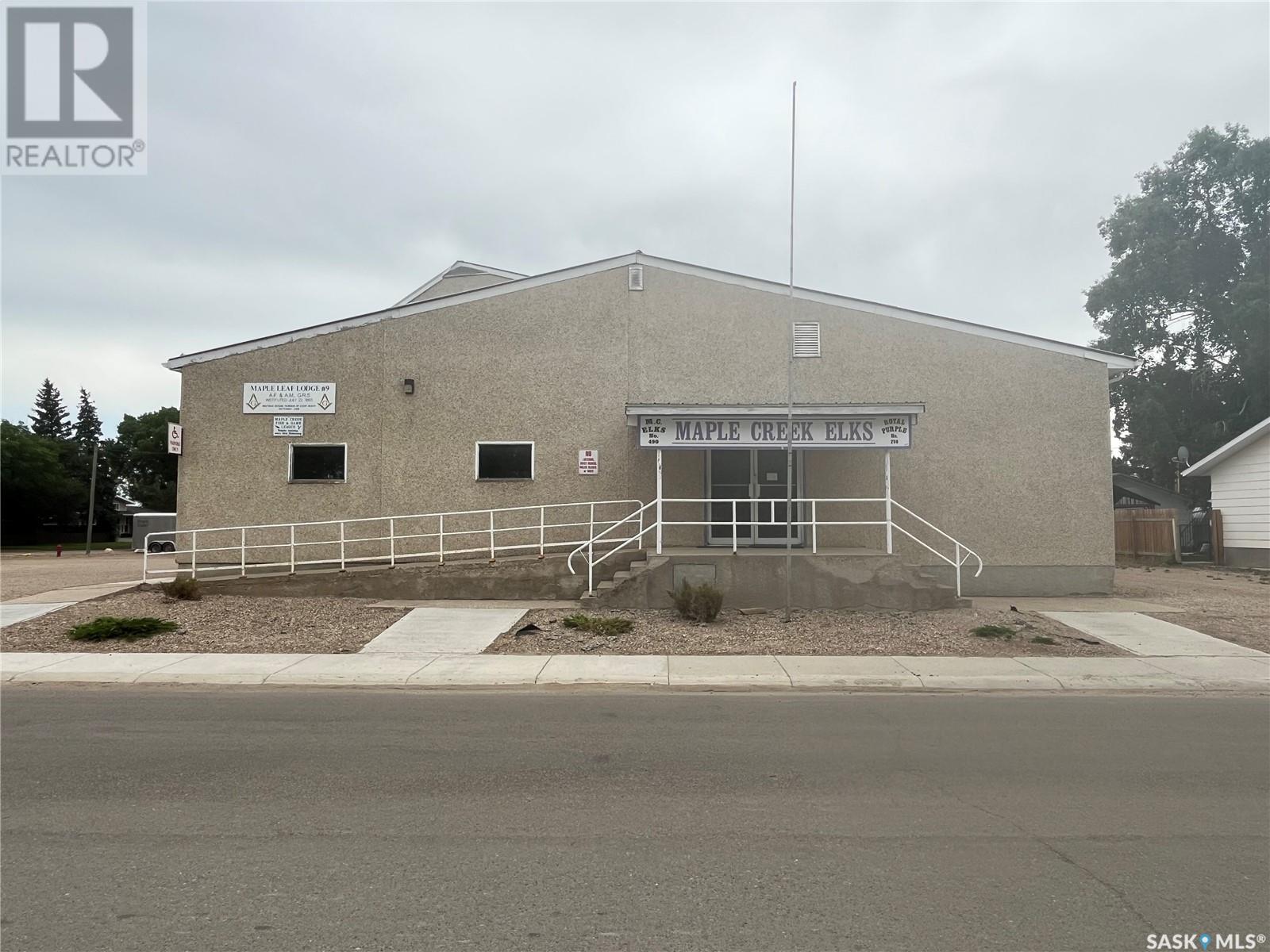 521 5 Avenue, Maple Creek, SK S0N 1N0