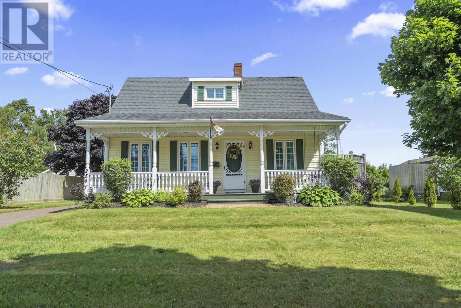 254 South Dr, Summerside, PE C1N 3Y9