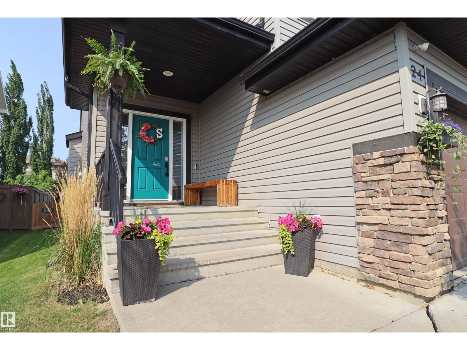 24 Henderson Ld, Spruce Grove, AB T7X 0C6
