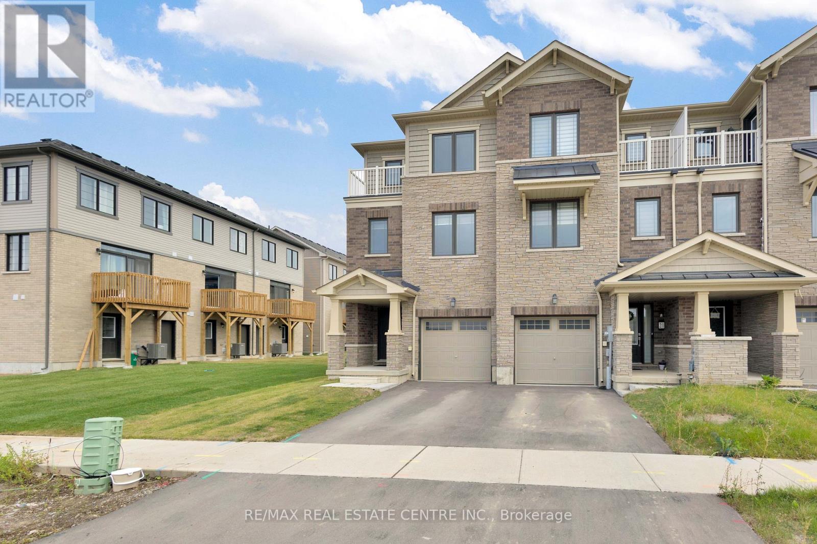 19 Baskett St, Brantford, ON N3T 0W4