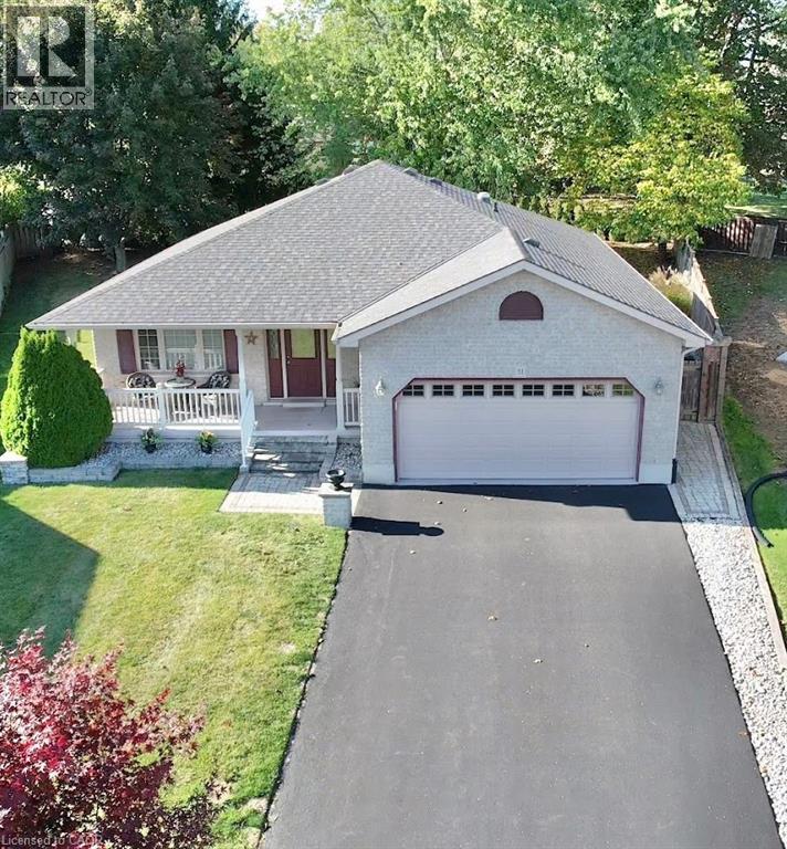 31 Geoffery Rd, Port Dover, ON N0A 1N4