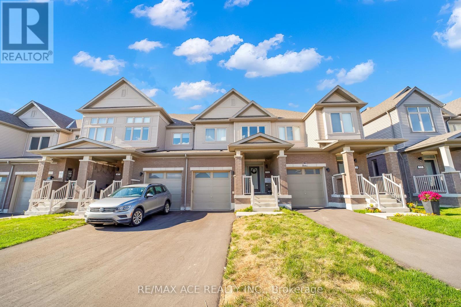 51 Sagewood Ave, Barrie, ON L9S 2Z4