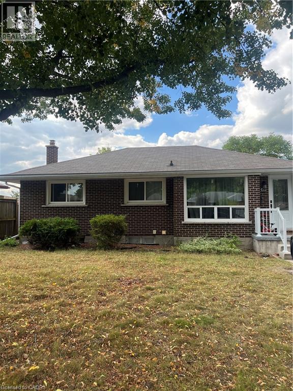 100 Lauris Ave, Cambridge, ON N1R 5L4