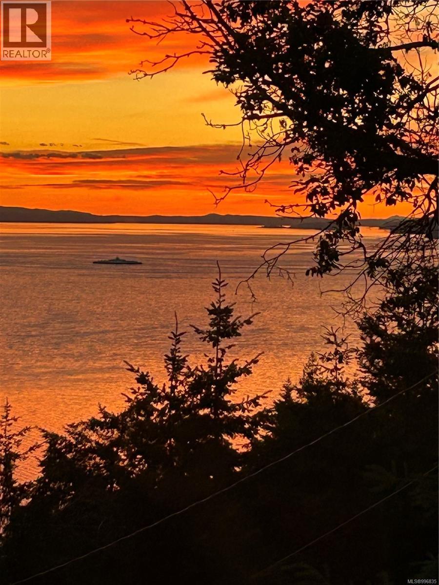 347 Collins Rd, Salt Spring, BC V8K 2N1
