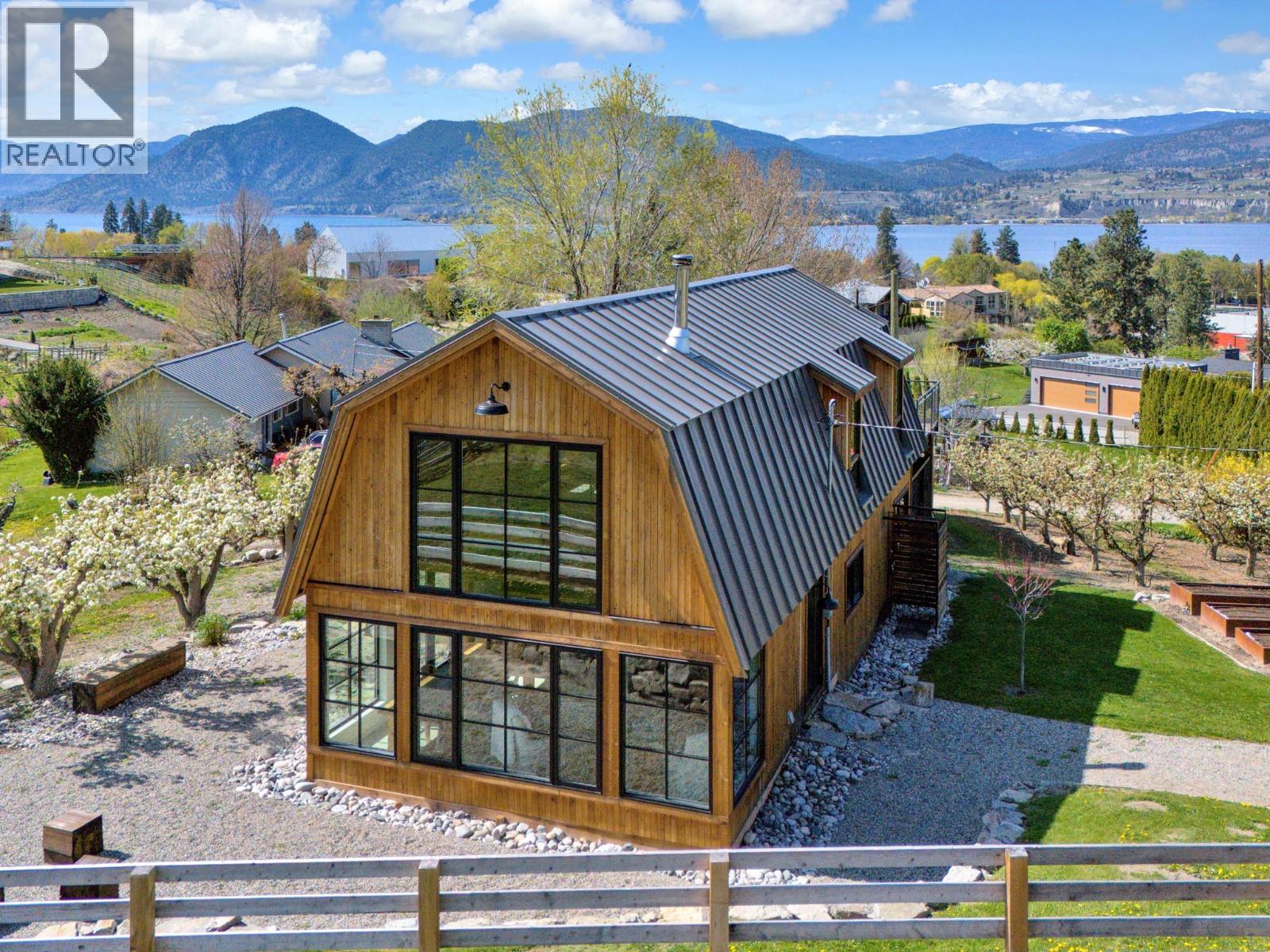 620 Boothe Rd, Naramata, BC V0H 1N1