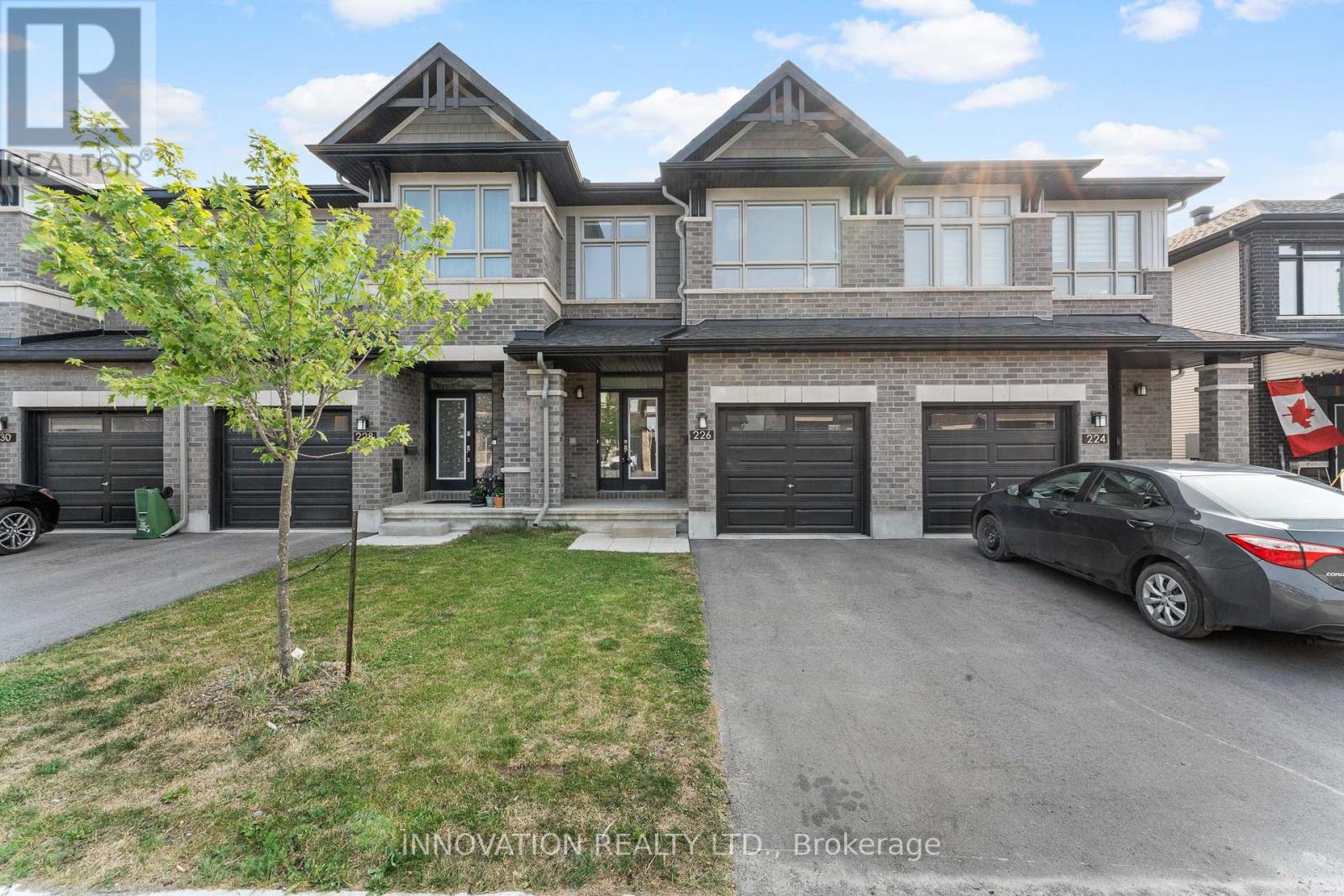 226 Finsbury Ave, Ottawa, ON K2S 2X9