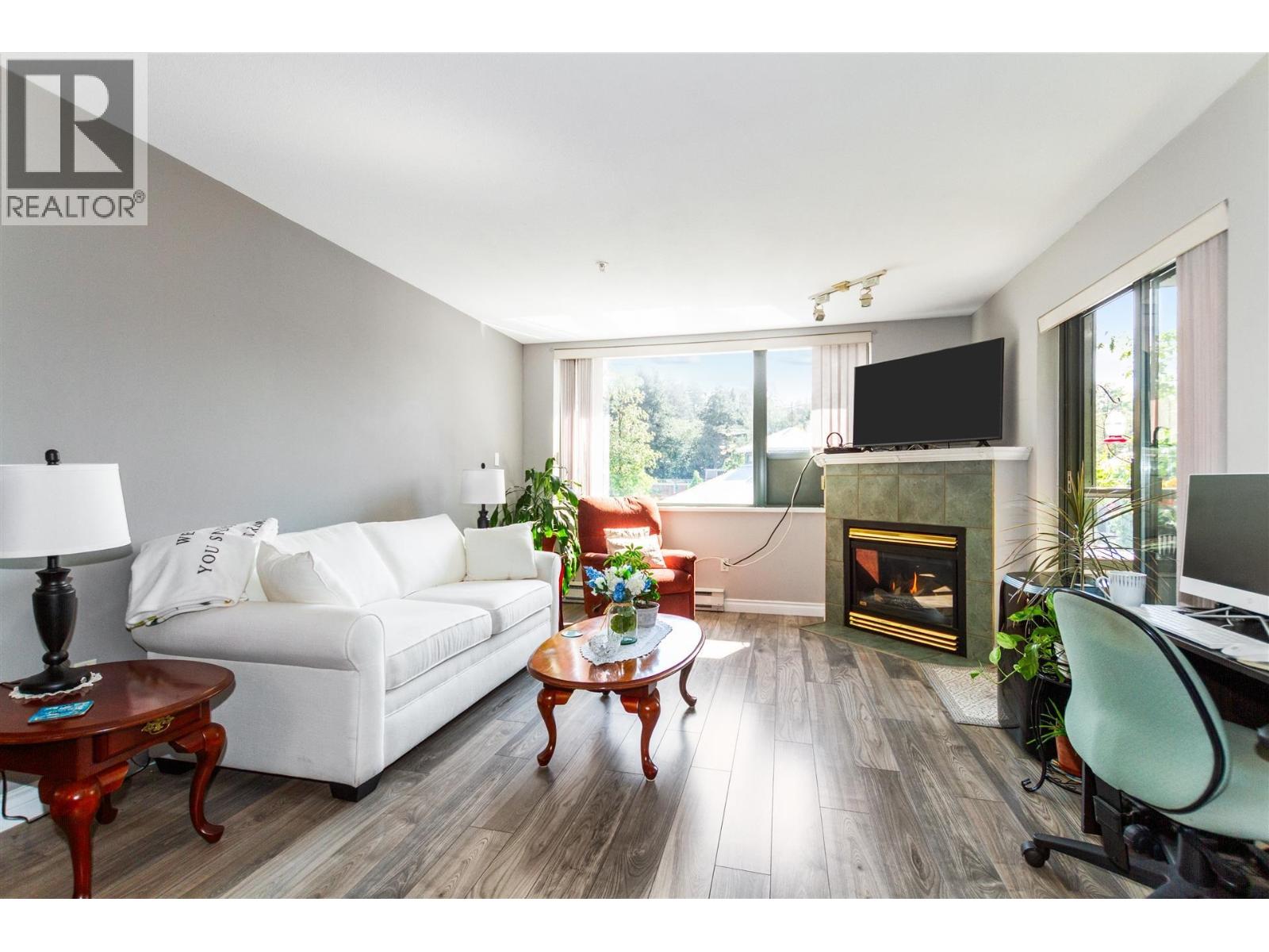 225 Newport Drive Unit 219, Port Moody, BC V3H 5C7