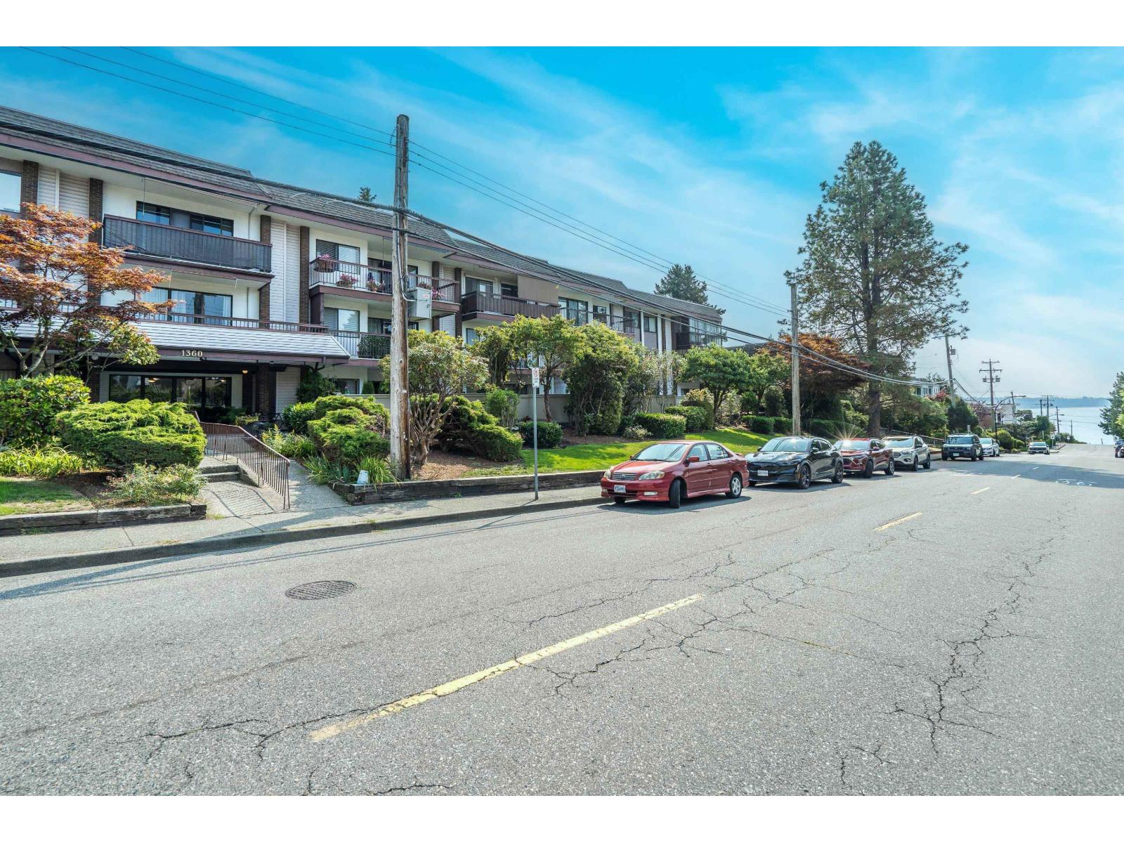 1360 Martin Street Unit 303, White Rock, BC V4B 3W5