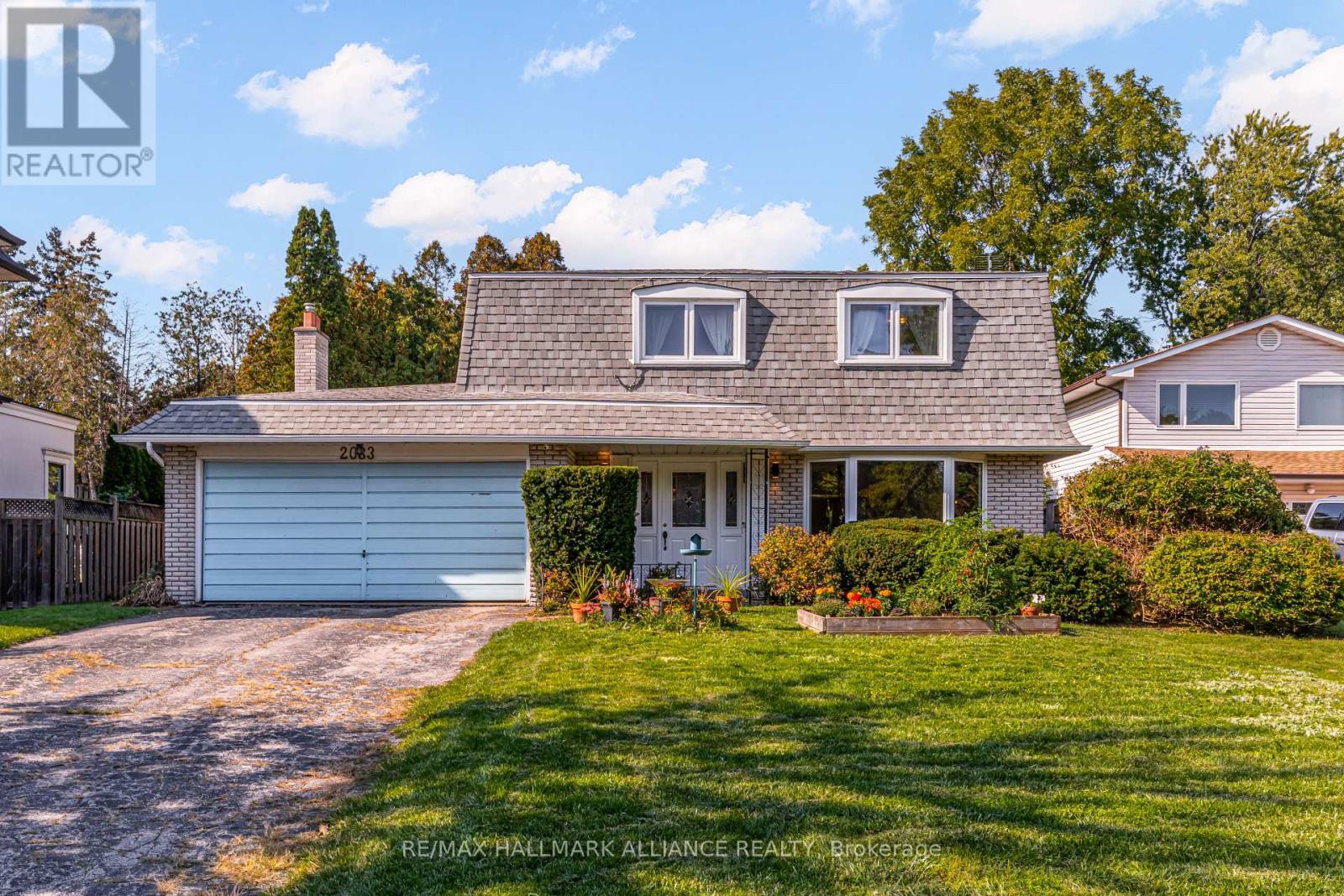 2033 Waters Edge Dr, Oakville, ON L6L 1A3