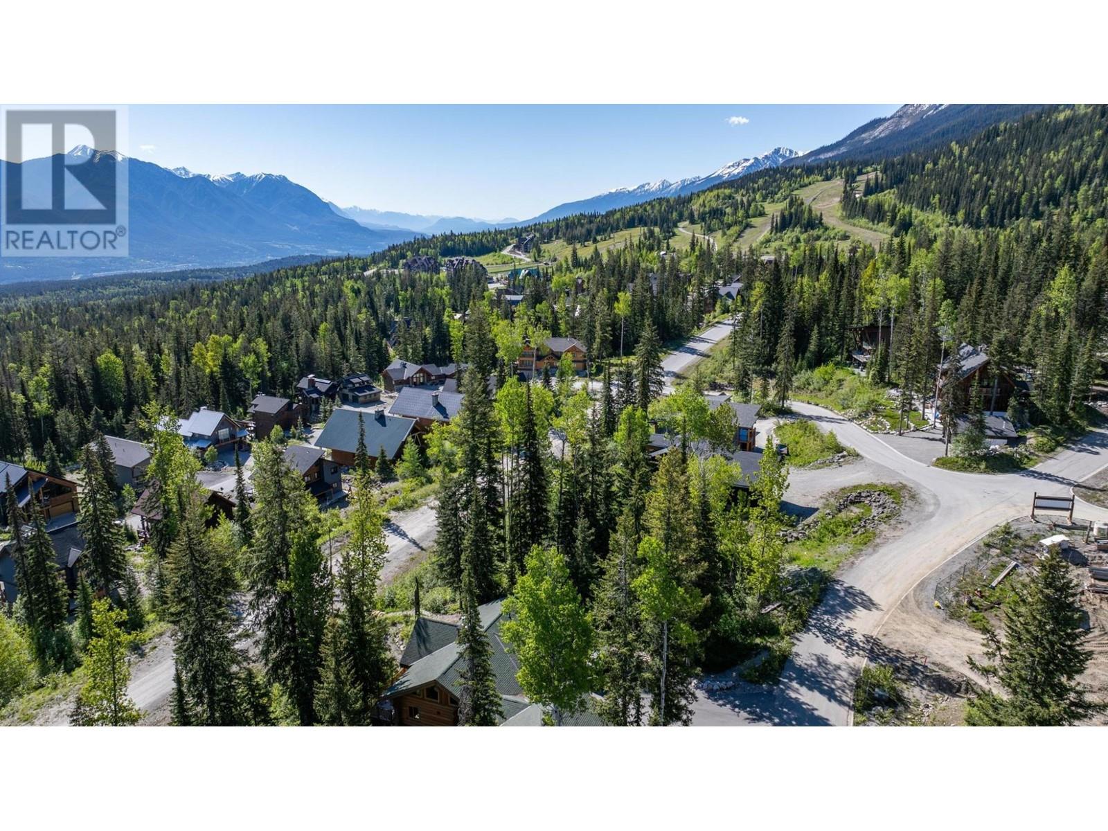 Thompson Crescent, Golden, BC V0A 1H1