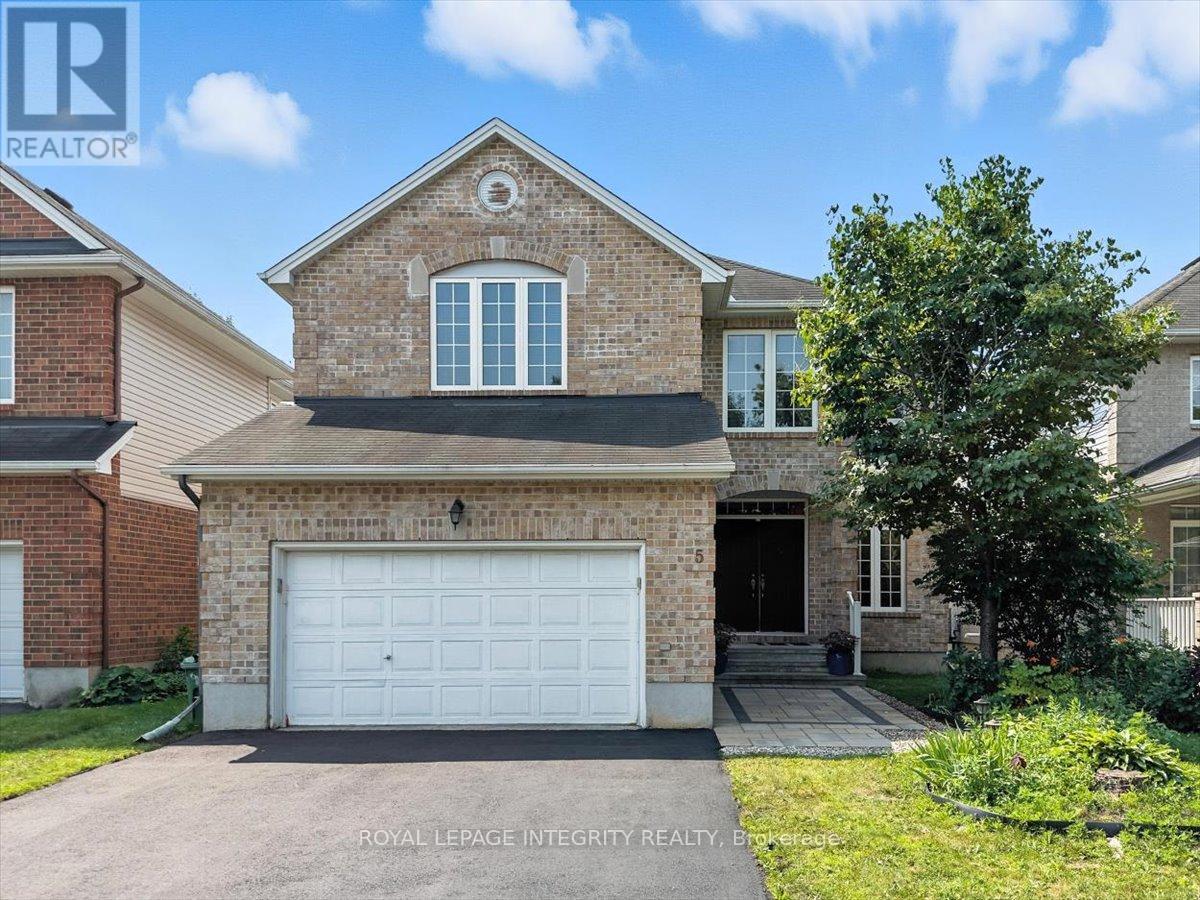5 Bryant St, Ottawa, ON K2K 3N4
