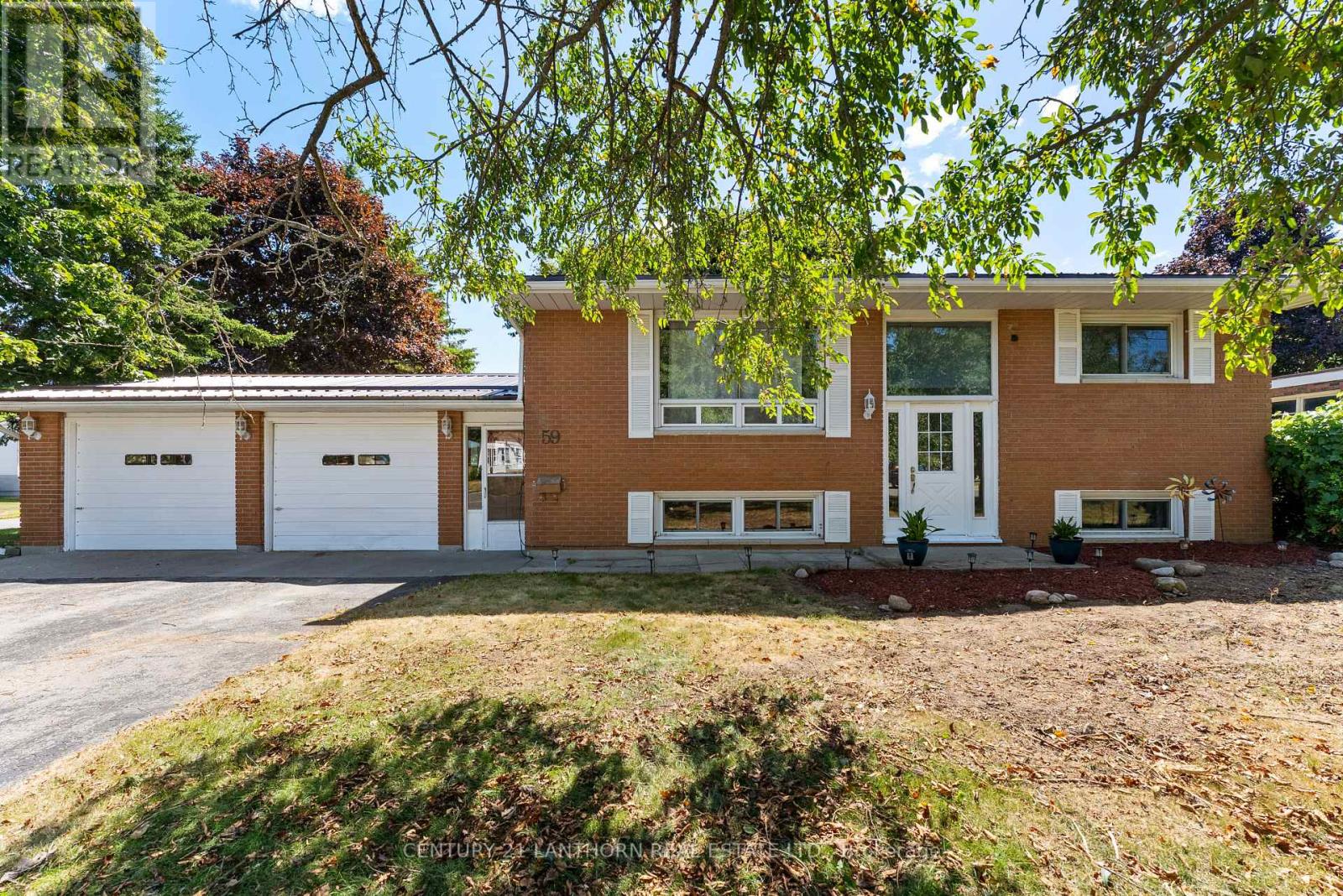 59 Nicholas St, Quinte West, ON K8V 4H5