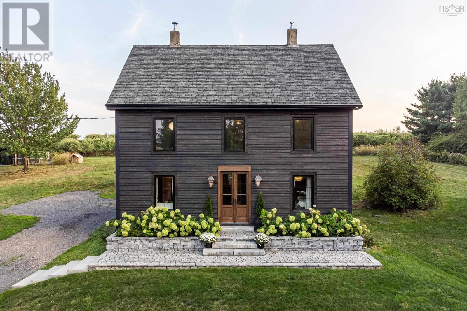 11820 Highway 1, Grand Pr, NS B0P 1M0