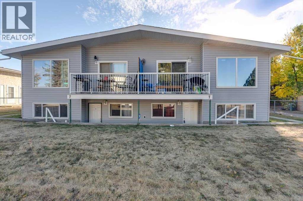 7 Nyberg Ave, Red Deer, AB T4P 1R5
