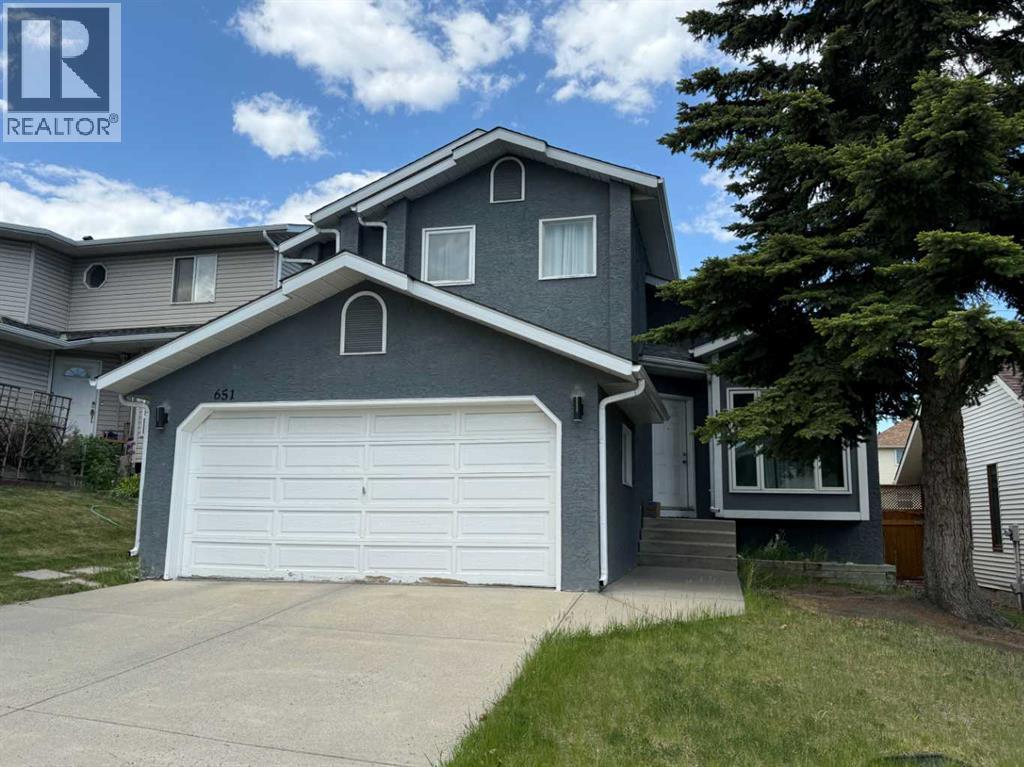 651 Macewan Dr NW, Calgary, AB T3K 3R1