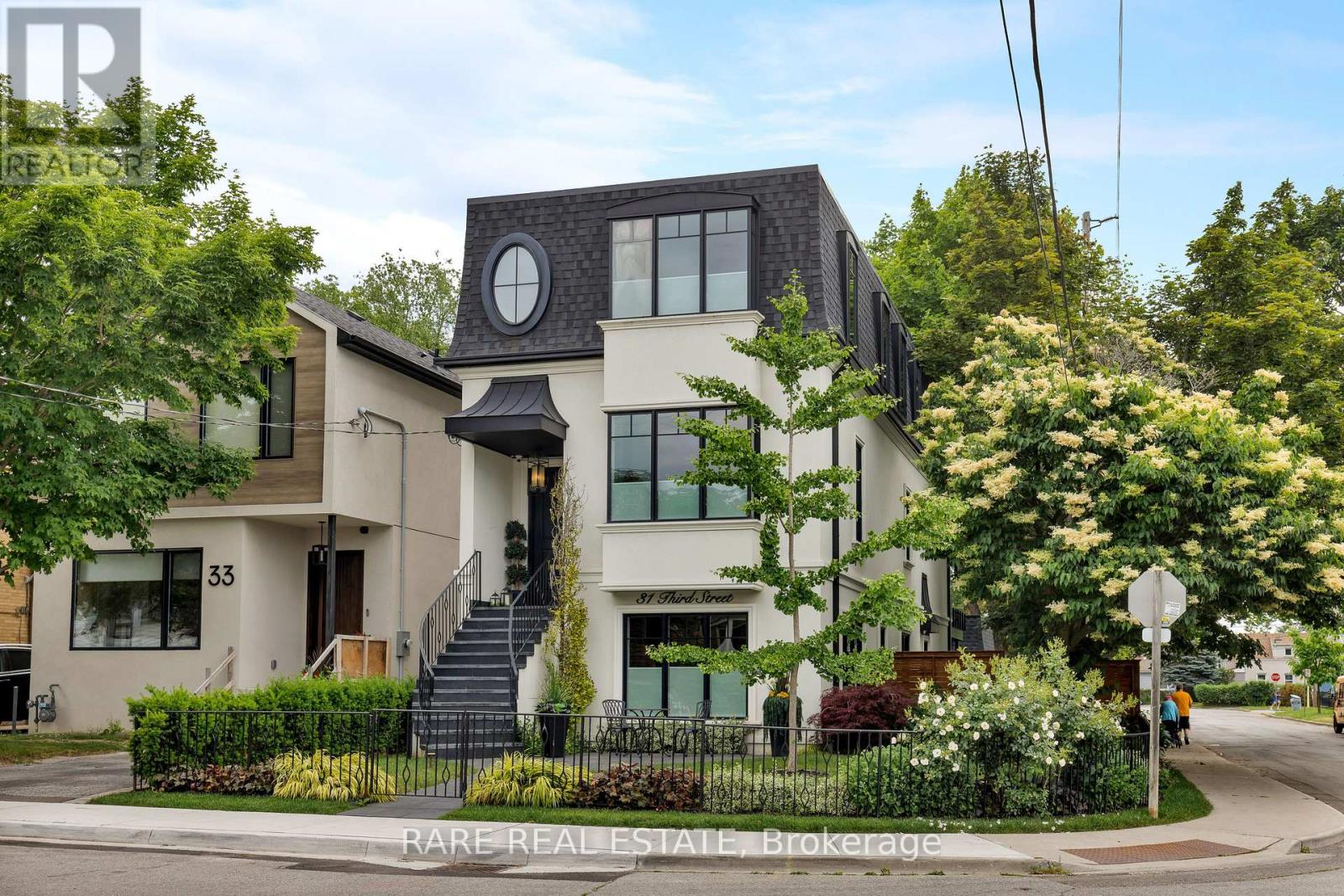 31 Third St, Toronto, ON M8V 2X7