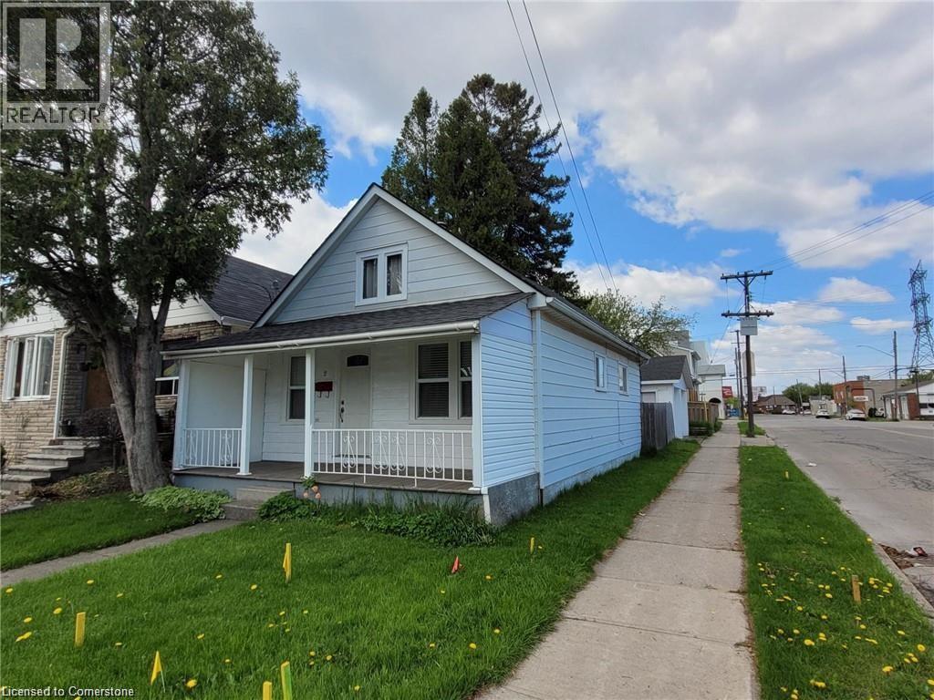 2 Craigroyston Rd, Hamilton, ON L8H 1A3