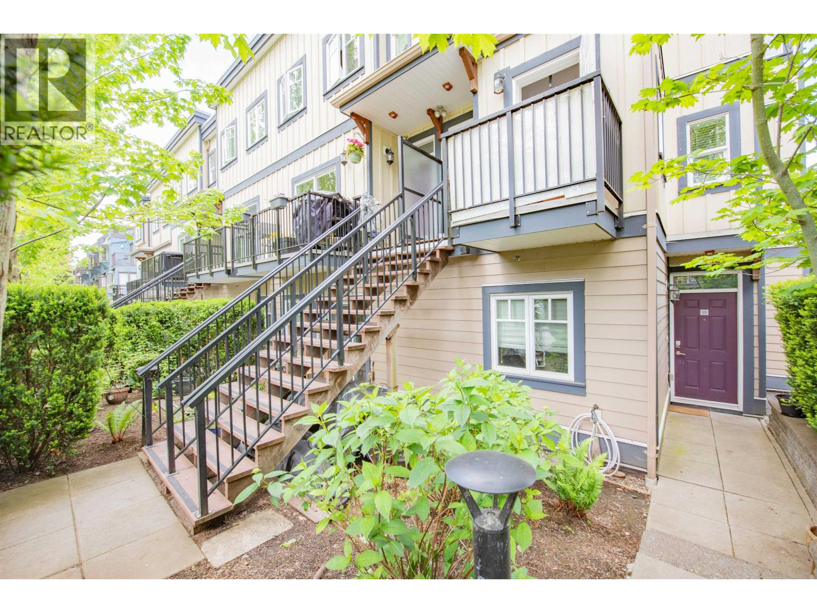 2263 Triumph Street Unit 207, Vancouver, BC V5L 1L2